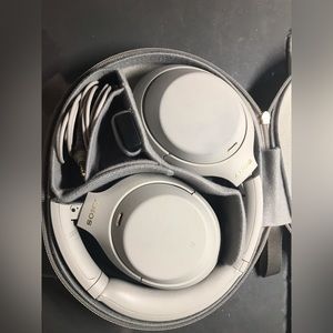 Sony noise cancelling wh1000xm4 headphone